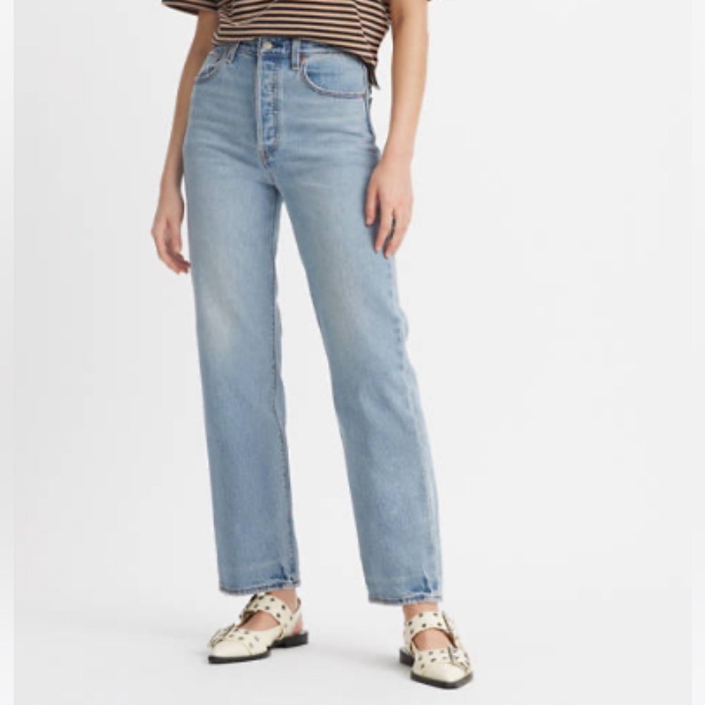 Levi’s Ribcage Straight Button-fly Jeans 26